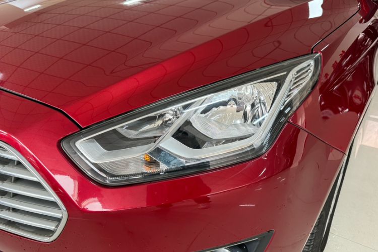 Used Ford Escort 2015 1.5L Automatic Fashion Model Exterior 14