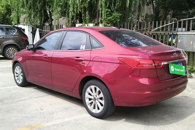 Used Ford Escort 2015 1.5L Automatic Fashion Model Exterior 2