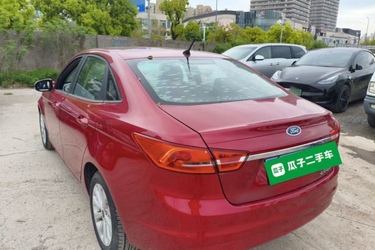 Used Ford Escort 2015 1.5L Automatic Fashion Model Exterior 2