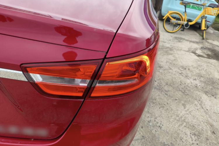 Used Ford Escort 2015 1.5L Automatic Fashion Model Exterior 3