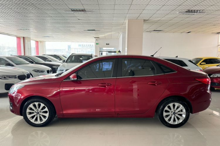 Used Ford Escort 2015 1.5L Automatic Fashion Model Exterior 4