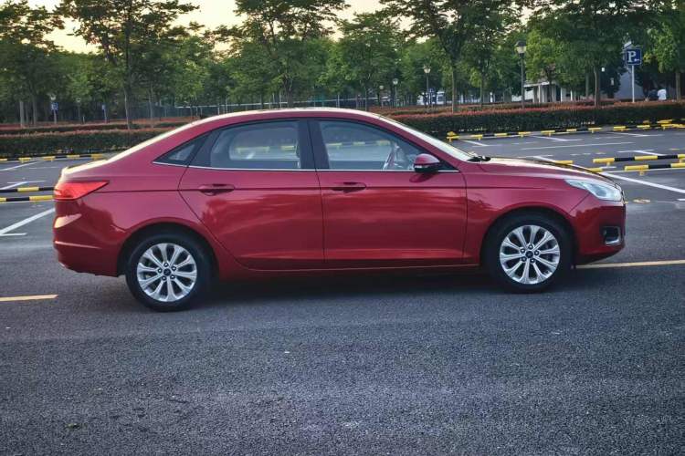 Used Ford Escort 2015 1.5L Automatic Fashion Model Exterior 7