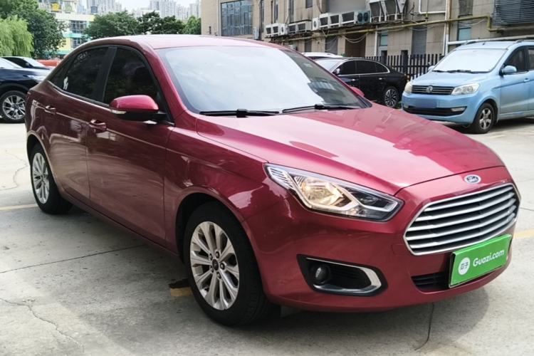 Used Ford Escort 2015 1.5L Automatic Fashion Model Front Right 45 Deg