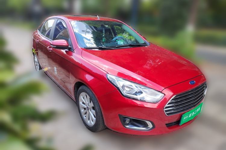 Used Ford Escort 2015 1.5L Automatic Fashion Model Front Right 45 Deg