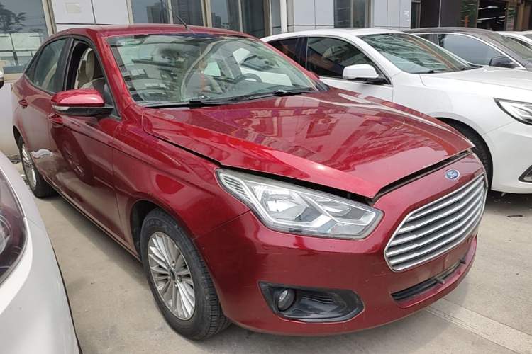 Used Ford Escort 2015 1.5L Manual Comfort Model Front Right 45 Deg