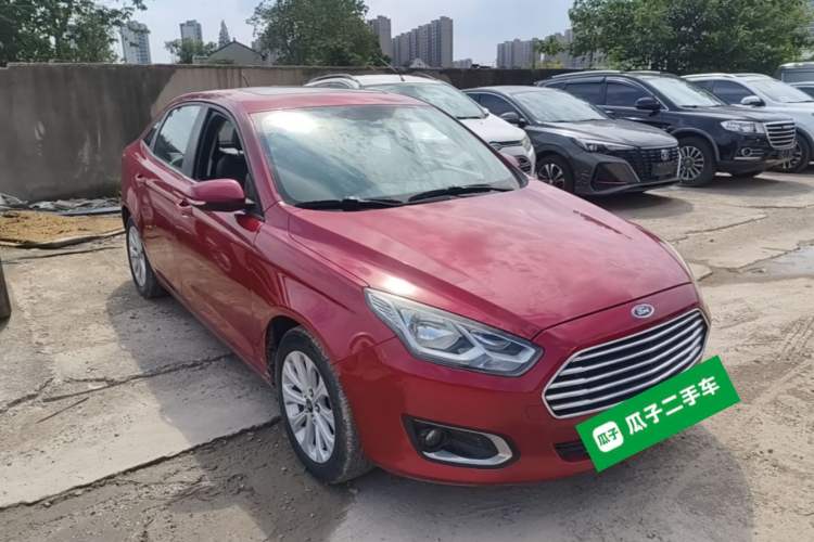 Used Ford Escort 2015 1.5L Automatic Fashion Model Front Right 45 Deg