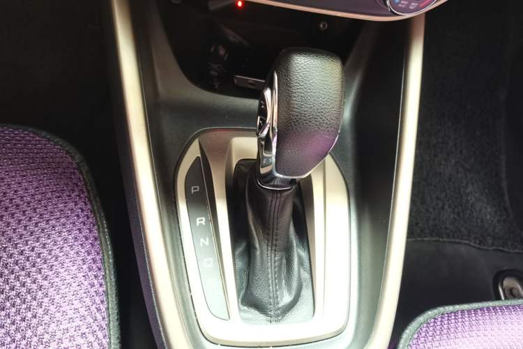 Used Ford Escort 2015 1.5L Automatic Comfort Edition Gear Lever