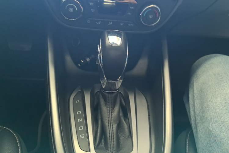 Used Ford Escort 2015 1.5L Automatic Fashion Model Gear Lever