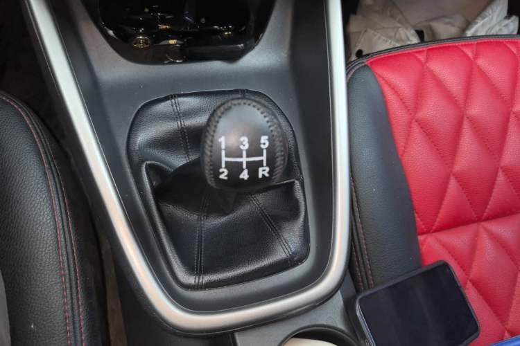 Used Ford Escort 2015 1.5L Manual Comfort Model Gear Lever