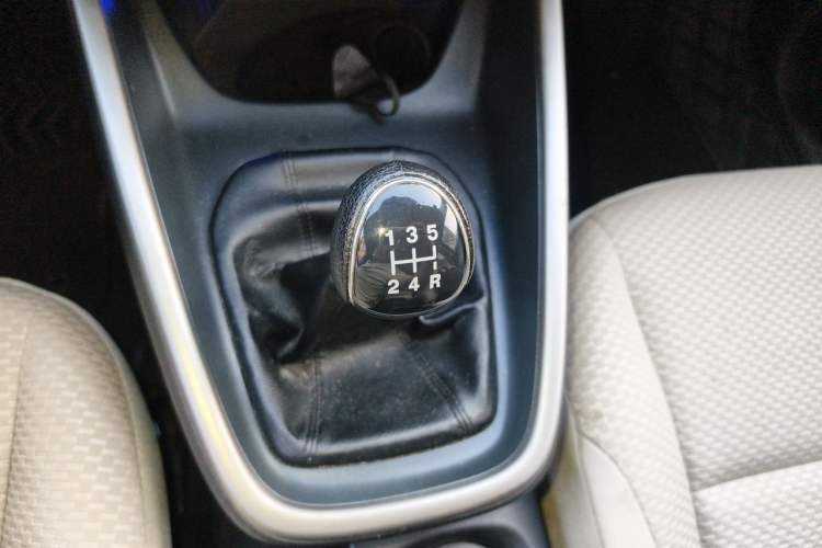 Used Ford Escort 2015 1.5L Manual Comfort Model Gear Lever