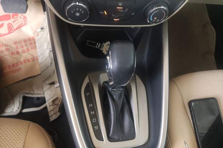 Used Ford Escort 2015 1.5L Automatic Comfort Edition Gear Lever
