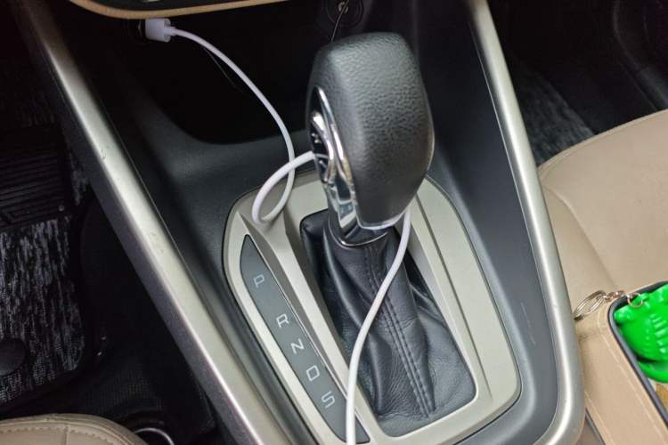 Used Ford Escort 2015 1.5L Automatic Comfort Edition Gear Lever