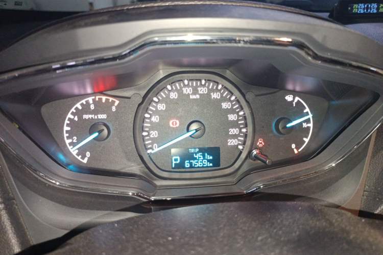 Used Ford Escort 2015 1.5L Automatic Fashion Model Instrument Cluster