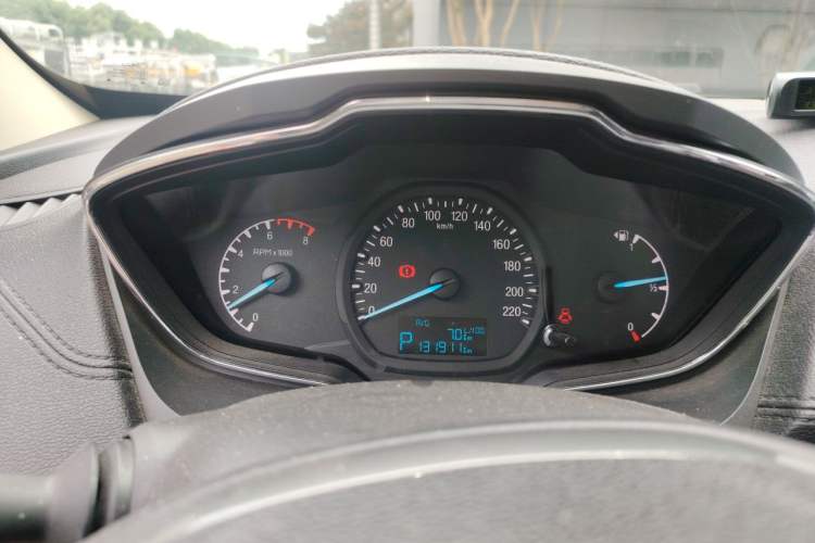 Used Ford Escort 2015 1.5L Automatic Fashion Model Instrument Cluster