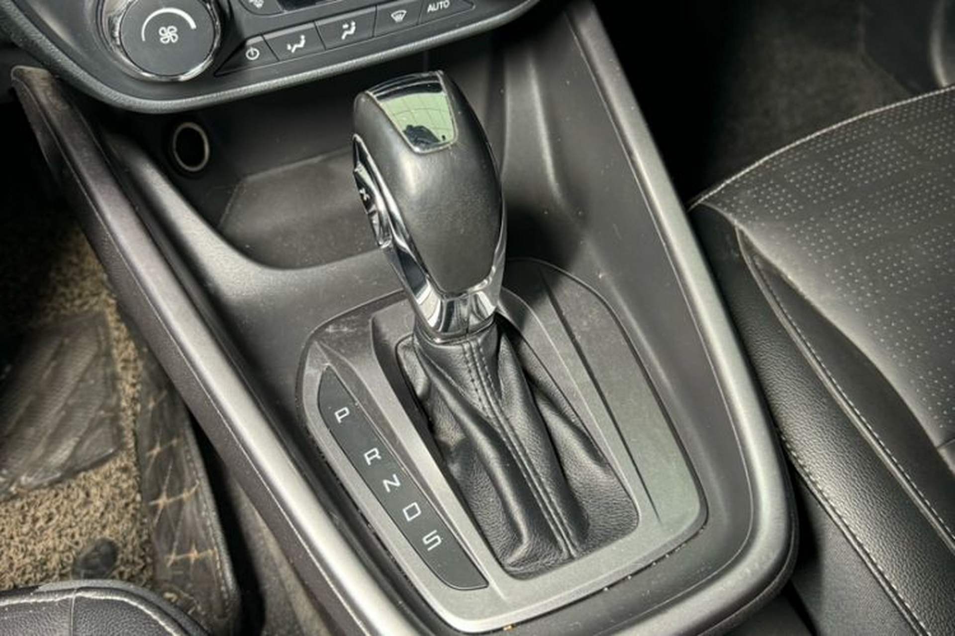 Used Ford Escort 2015 1.5L Automatic Fashion Model Interior 1