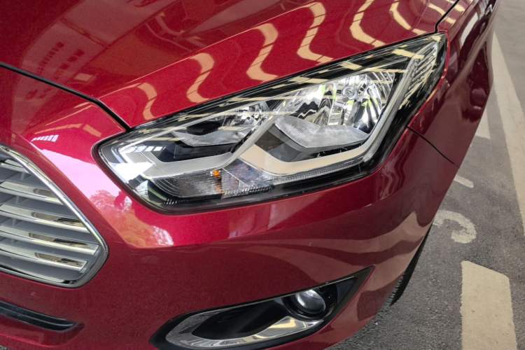 Used Ford Escort 2015 1.5L Automatic Fashion Model Left Front Headlight