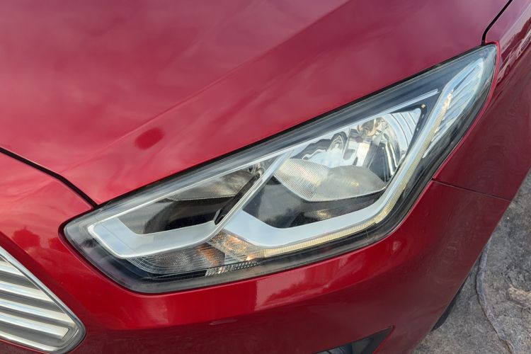 Used Ford Escort 2015 1.5L Automatic Comfort Edition Left Front Headlight