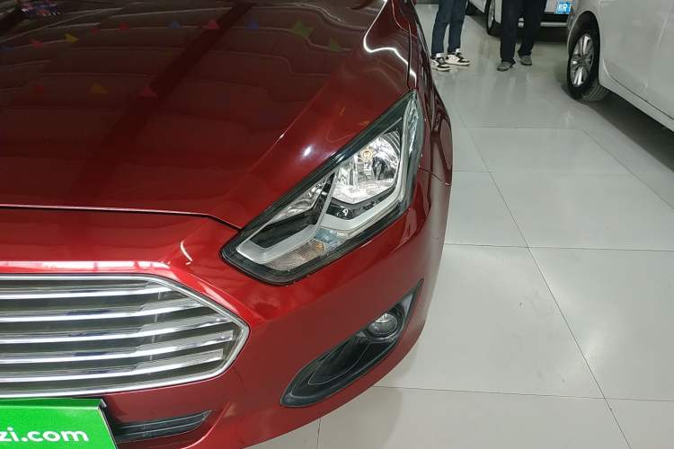 Used Ford Escort 2015 1.5L Automatic Comfort Edition Left Front Headlight