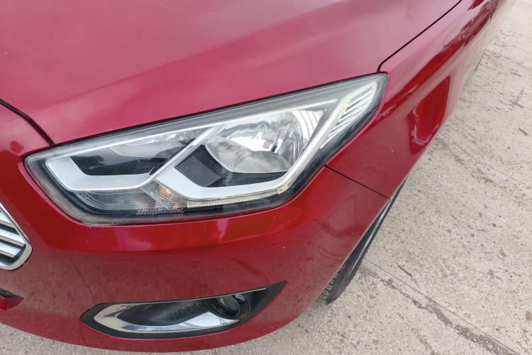 Used Ford Escort 2015 1.5L Automatic Fashion Model Left Front Headlight