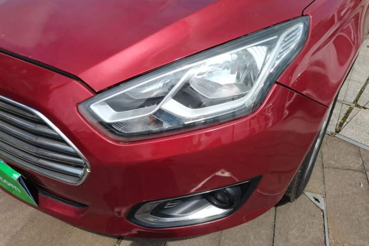 Used Ford Escort 2015 1.5L Automatic Fashion Model Left Front Headlight