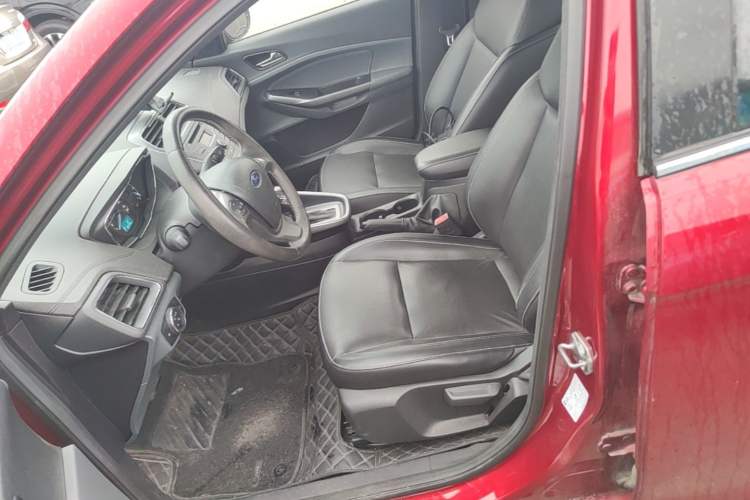 Used Ford Escort 2015 1.5L Automatic Fashion Model Left Front Seat