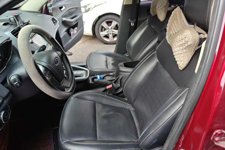 Used Ford Escort 2015 1.5L Automatic Fashion Model Left Front Seat