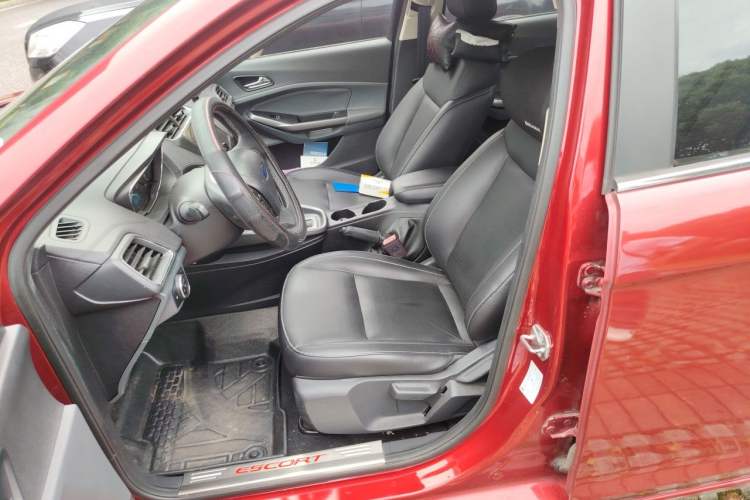 Used Ford Escort 2015 1.5L Automatic Fashion Model Left Front Seat