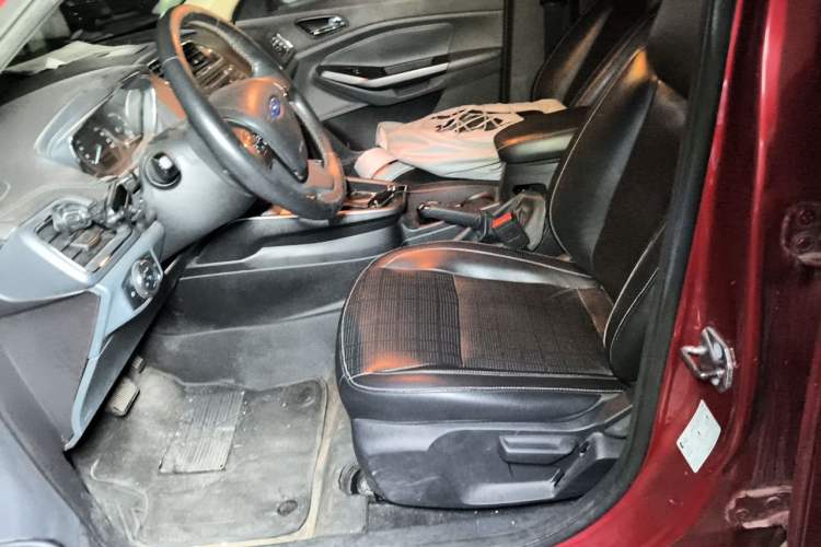 Used Ford Escort 2015 1.5L Automatic Fashion Model Left Front Seat