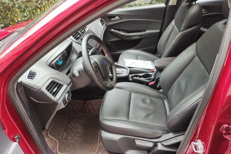 Used Ford Escort 2015 1.5L Automatic Fashion Model Left Front Seat