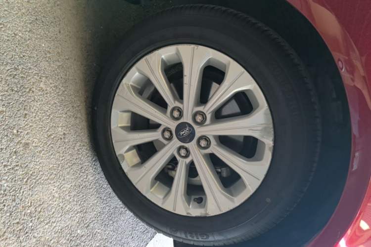 Used Ford Escort 2015 1.5L Automatic Fashion Model Left Front Wheel Hub