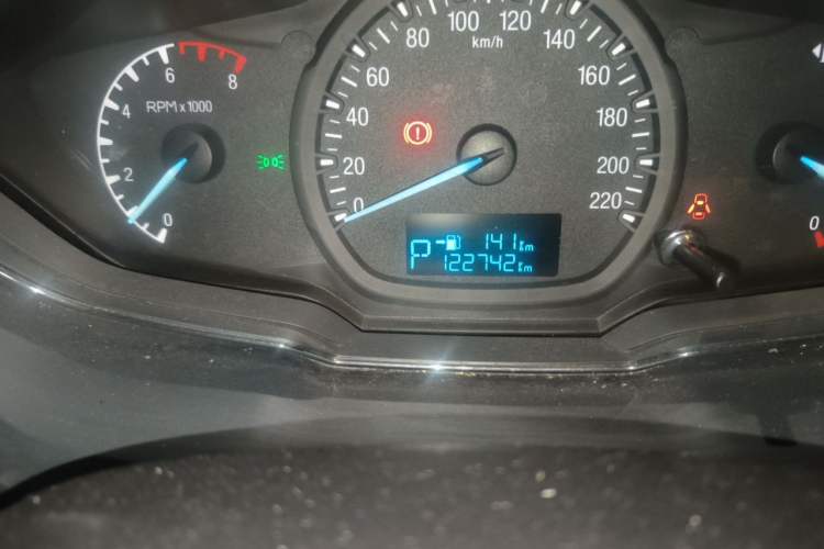 Used Ford Escort 2015 1.5L Automatic Fashion Model Odometer Close Up