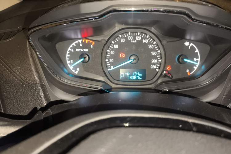 Used Ford Escort 2015 1.5L Automatic Fashion Model Odometer Close Up