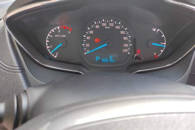 Used Ford Escort 2015 1.5L Automatic Fashion Model Odometer Close Up