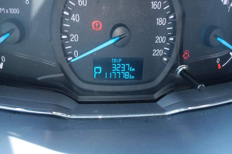 Used Ford Escort 2015 1.5L Automatic Fashion Model Odometer Close Up