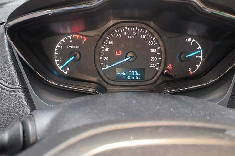 Used Ford Escort 2015 1.5L Automatic Fashion Model Odometer Close Up