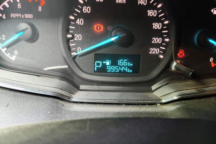 Used Ford Escort 2015 1.5L Automatic Fashion Model Odometer Close Up