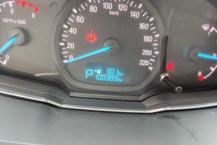 Used Ford Escort 2015 1.5L Automatic Fashion Model Odometer Close Up