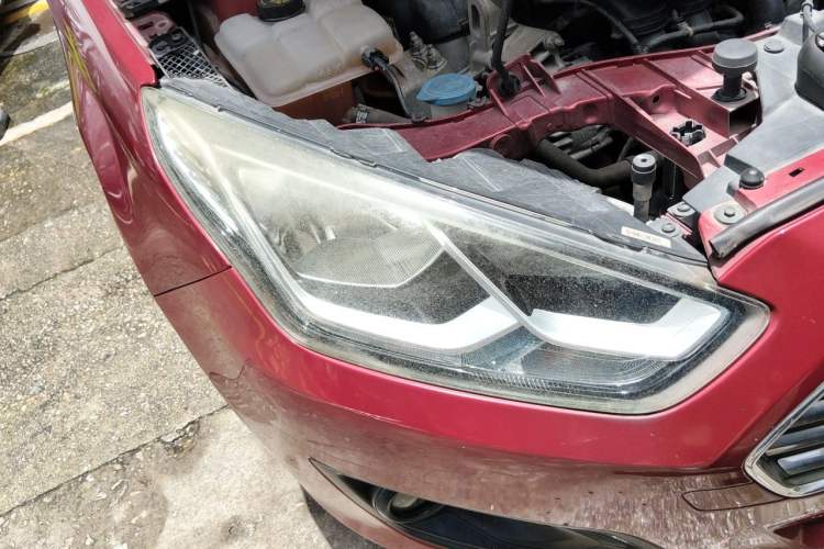 Used Ford Escort 2015 1.5L Automatic Comfort Edition Right Front Headlight