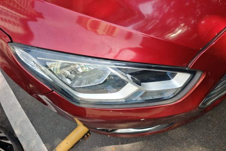 Used Ford Escort 2015 1.5L Automatic Comfort Edition Right Front Headlight