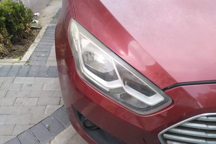 Used Ford Escort 2015 1.5L Manual Comfort Model Right Front Headlight