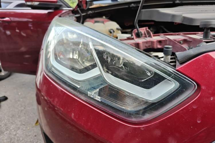 Used Ford Escort 2015 1.5L Automatic Fashion Model Right Front Headlight