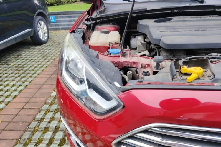 Used Ford Escort 2015 1.5L Automatic Fashion Model Right Front Headlight