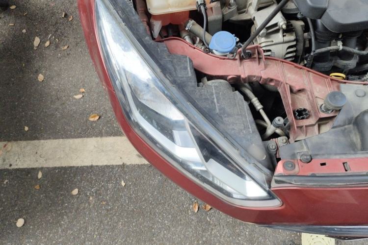 Used Ford Escort 2015 1.5L Manual Comfort Model Right Front Headlight