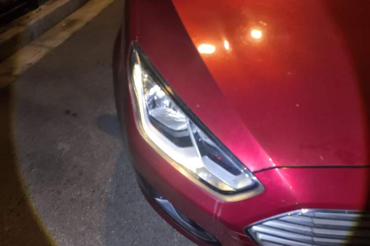 Used Ford Escort 2015 1.5L Automatic Fashion Model Right Front Headlight