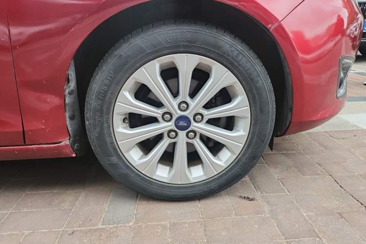 Used Ford Escort 2015 1.5L Automatic Fashion Model Right Front Wheel Hub