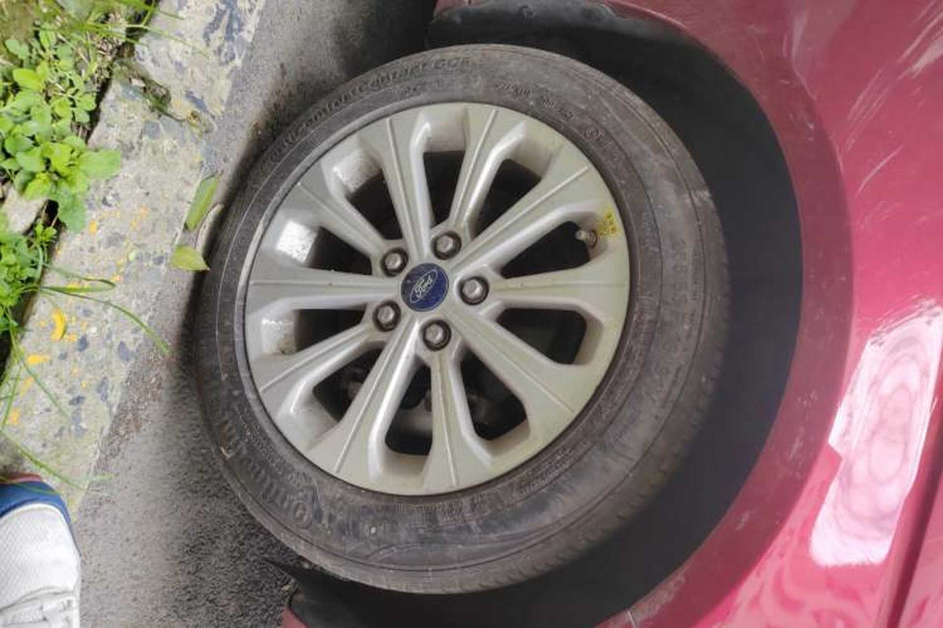 Used Ford Escort 2015 1.5L Automatic Fashion Model Right Front Wheel Hub