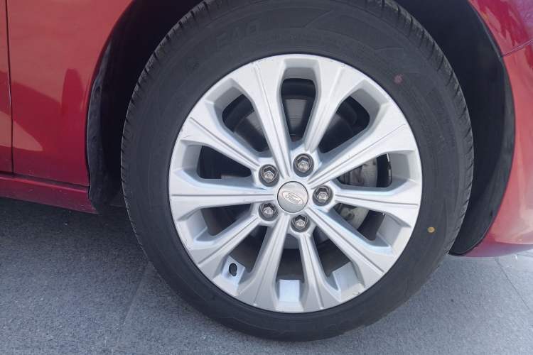 Used Ford Escort 2015 1.5L Automatic Fashion Model Right Front Wheel Hub