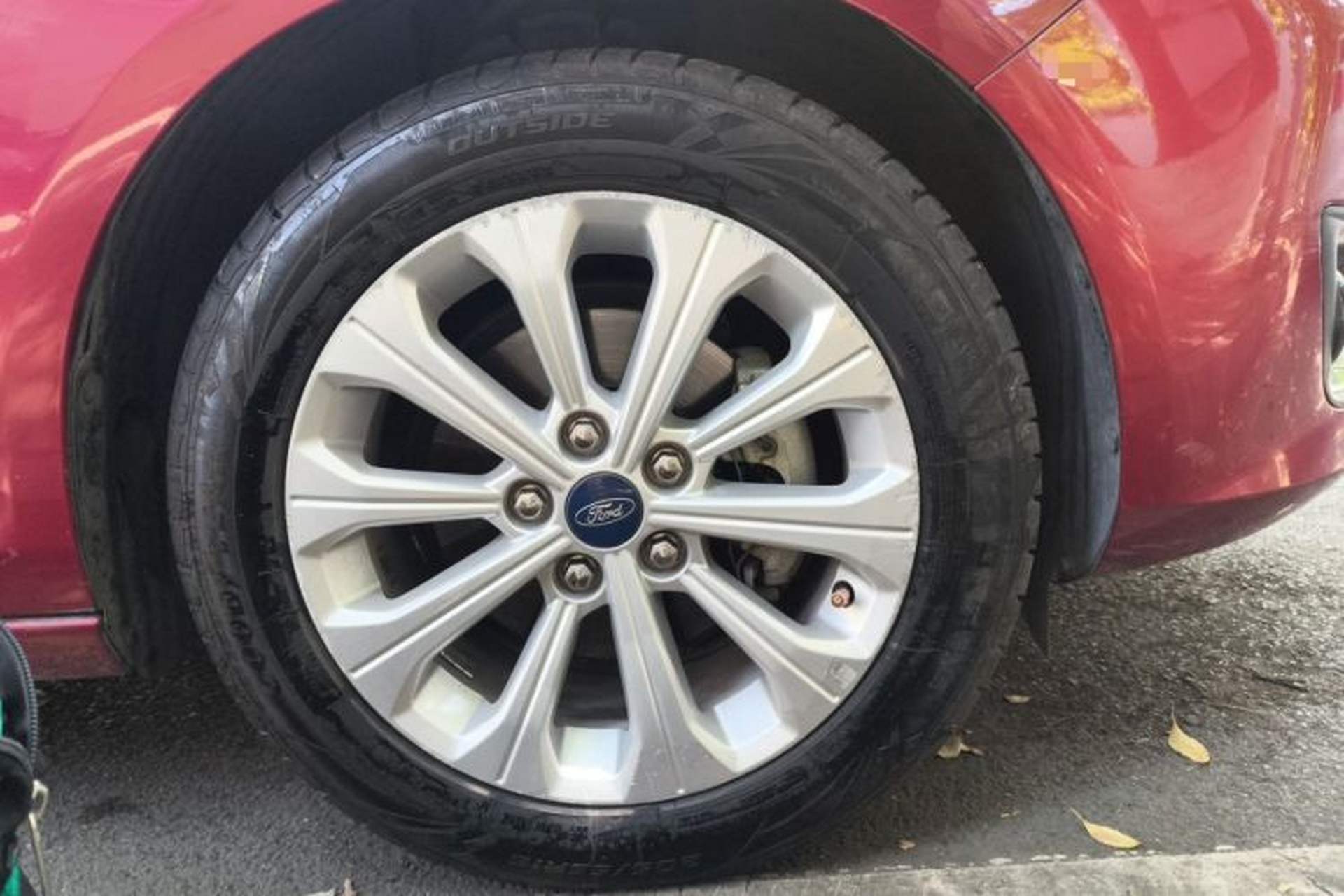 Used Ford Escort 2015 1.5L Manual Fashion Edition Right Front Wheel Hub