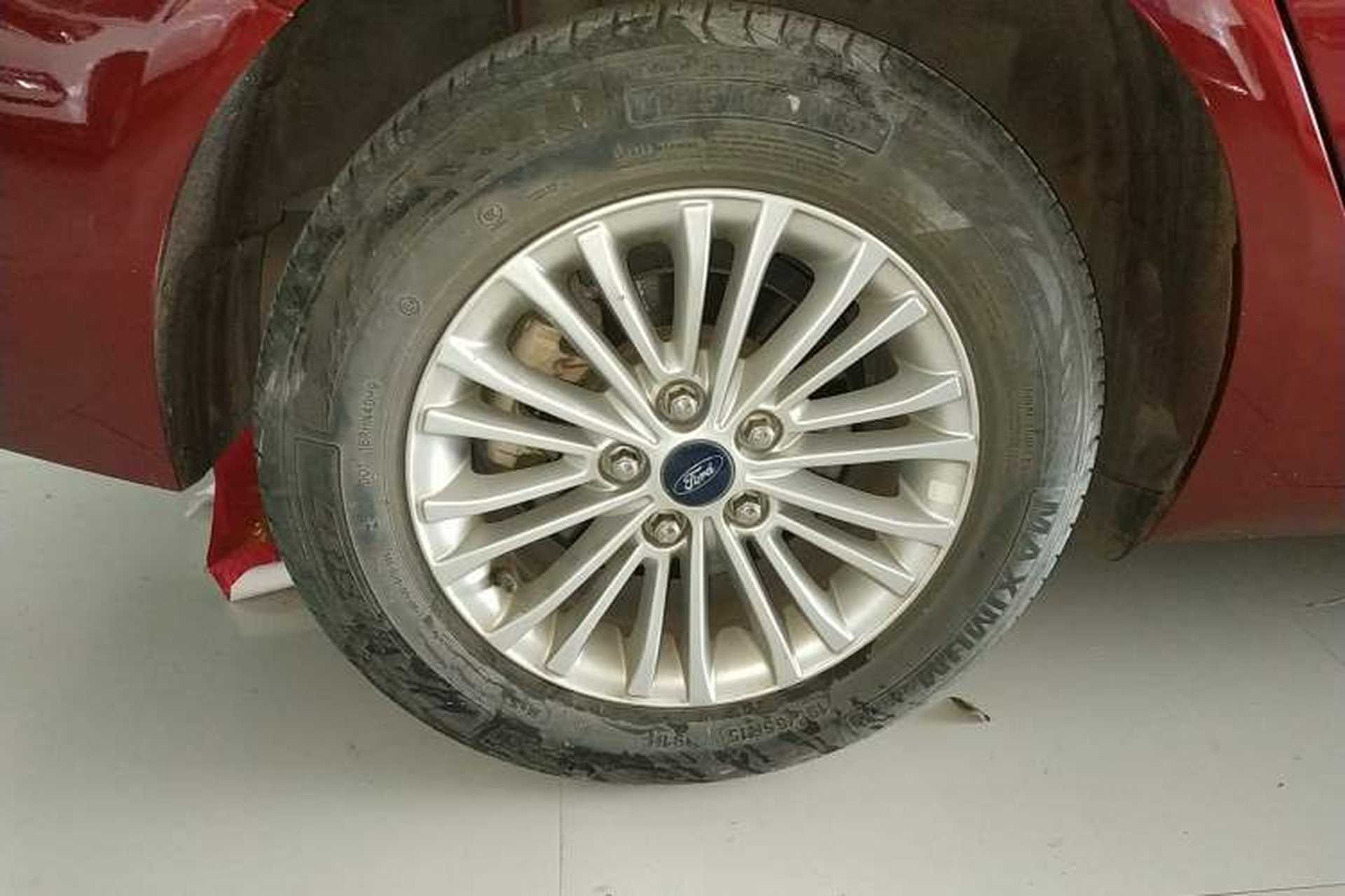Used Ford Escort 2015 1.5L Automatic Comfort Edition Right Rear Wheel Hub