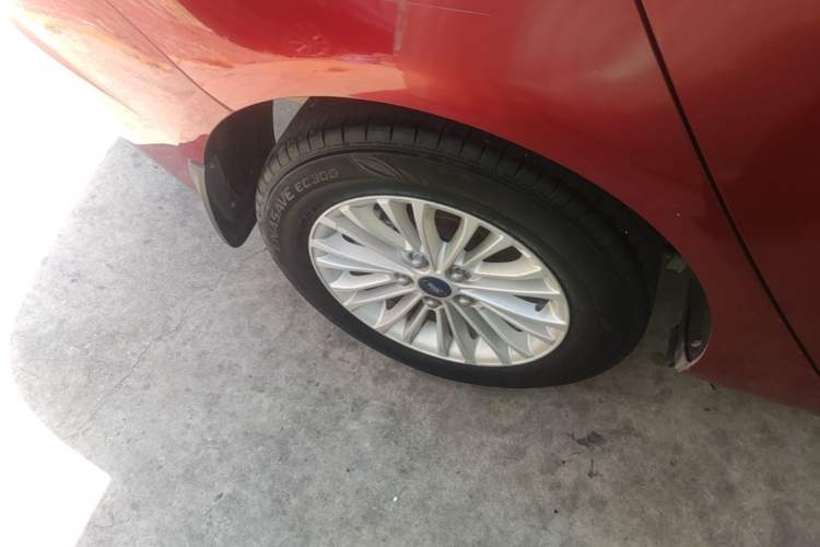 Used Ford Escort 2015 1.5L Automatic Comfort Edition Right Rear Wheel Hub
